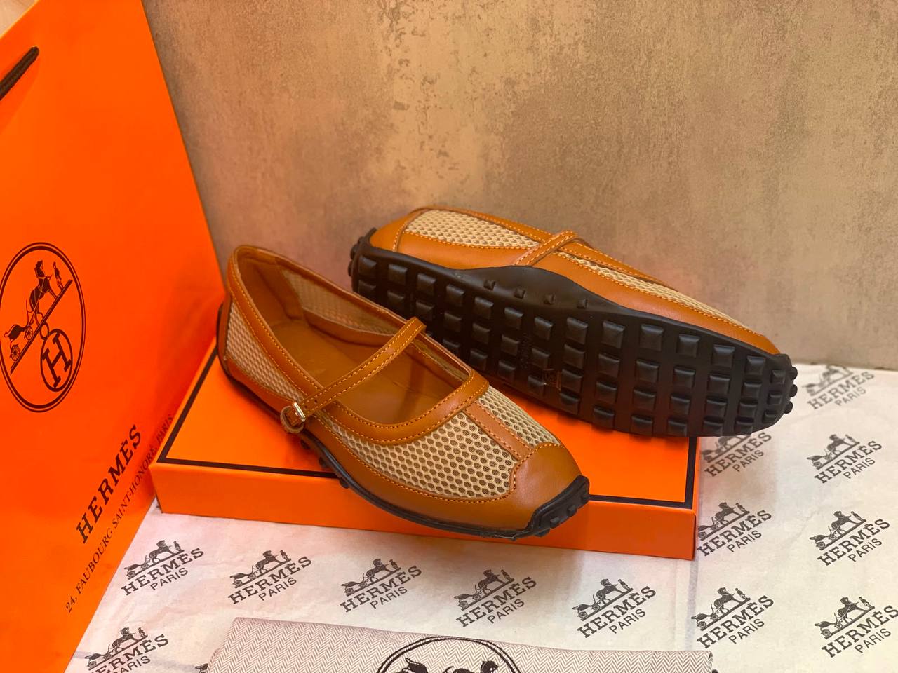 Hermes Kichu ballet flats 
Good quality 
Size 36-41  
230 dhs✅

Zain88
♥️♥️♥️