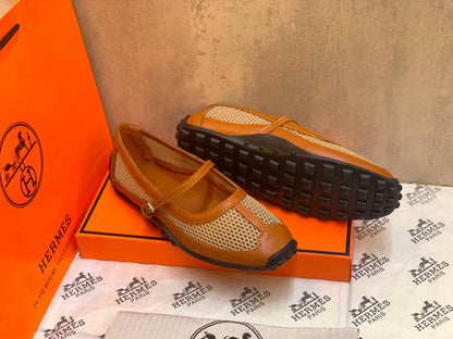 Hermes Kichu ballet flats 
Good quality 
Size 36-41  
230 dhs✅

Zain88
♥️♥️♥️