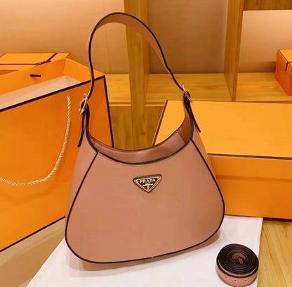 PRADA NEW CAME GOOD QUALITY WITH BOX
75 dhs🇦🇪🇦🇪

Zain295
♥️♥️♥️