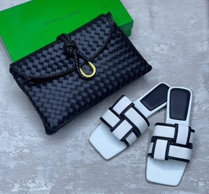 Bottega
Bag&shoes.   Set. 

150 dhs🗽
Size 36 to 41

Zain175
♥️♥️♥️