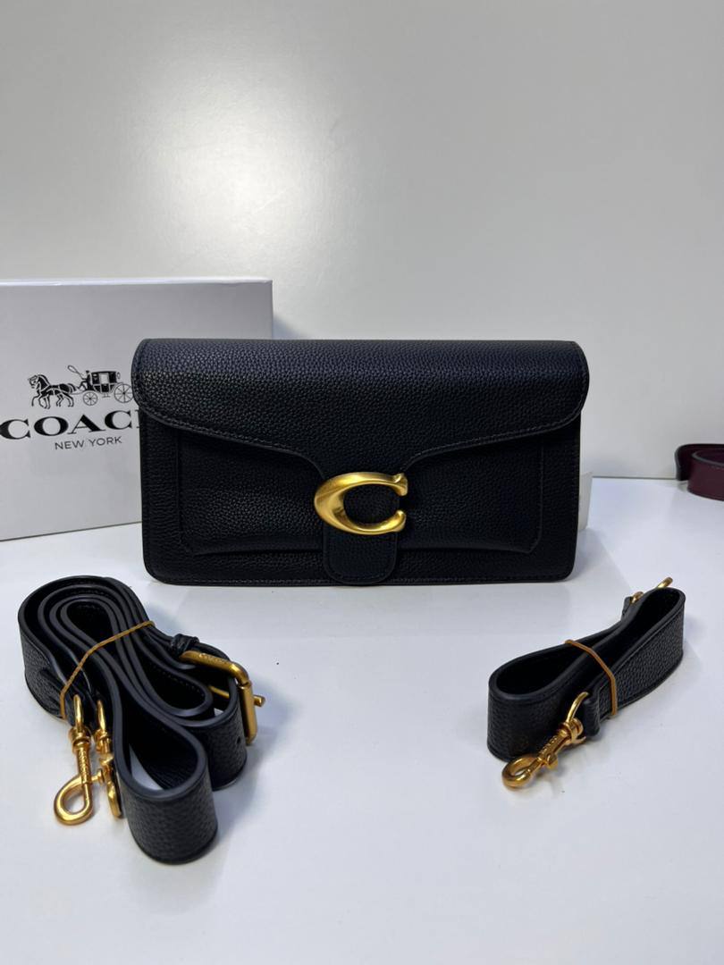 Coach
95 dhs❣️

with box
🎁🎁🎁

size 26×7×14cm

Zain213
♥️♥️♥️