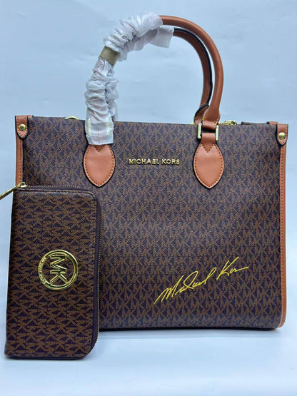 Mk

Good quality 

Size:35*cm
100 dhs🇦🇪🇦🇪

Zain70
♥️♥️♥️