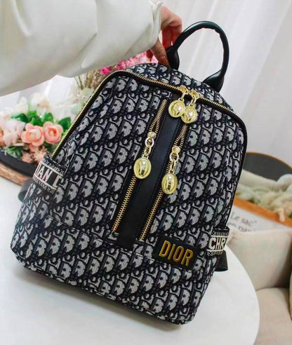 DIOR BACKPACK NEW CAME 
GOOD QUALITY  
90 dhs✅

Zain295
♥️♥️♥️