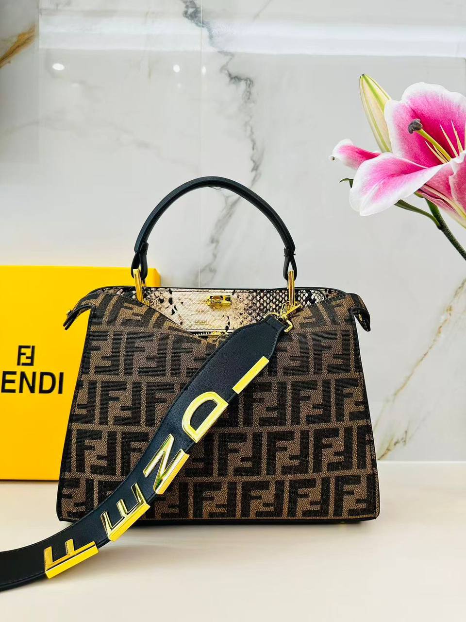 Fendi
High Quality
120 dhs🪙🌨️

Zain143
♥️♥️♥️