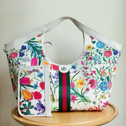 GUCCI 

NEW DESIGN 
MASTER QUALITY
315 dhs🇦🇪🇦🇪

Zain39
♥️♥️♥️