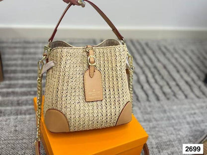 New
100 dhs✅

high quality 

With box
🎁🎁🎁

Zain26
♥️♥️♥️
