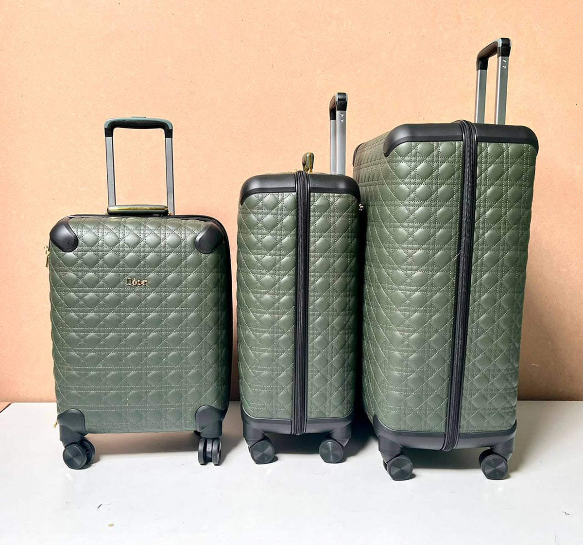 Travel Bags Set
Master💓💓
3in1
650 dhs✅✅

Zain341
♥️♥️♥️