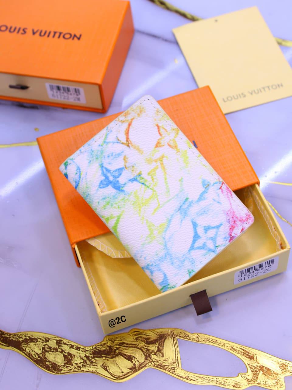 LV WALLET 

WITH BOX
🎁🎁🎁

45 dhs❣️

Zain58
♥️♥️♥️