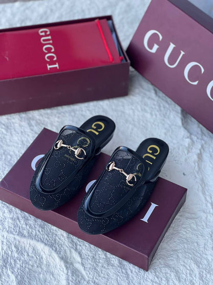 GUCCI
SIZE 36-41
105 dhs🇦🇪🇦🇪

Zain21
♥️♥️♥️