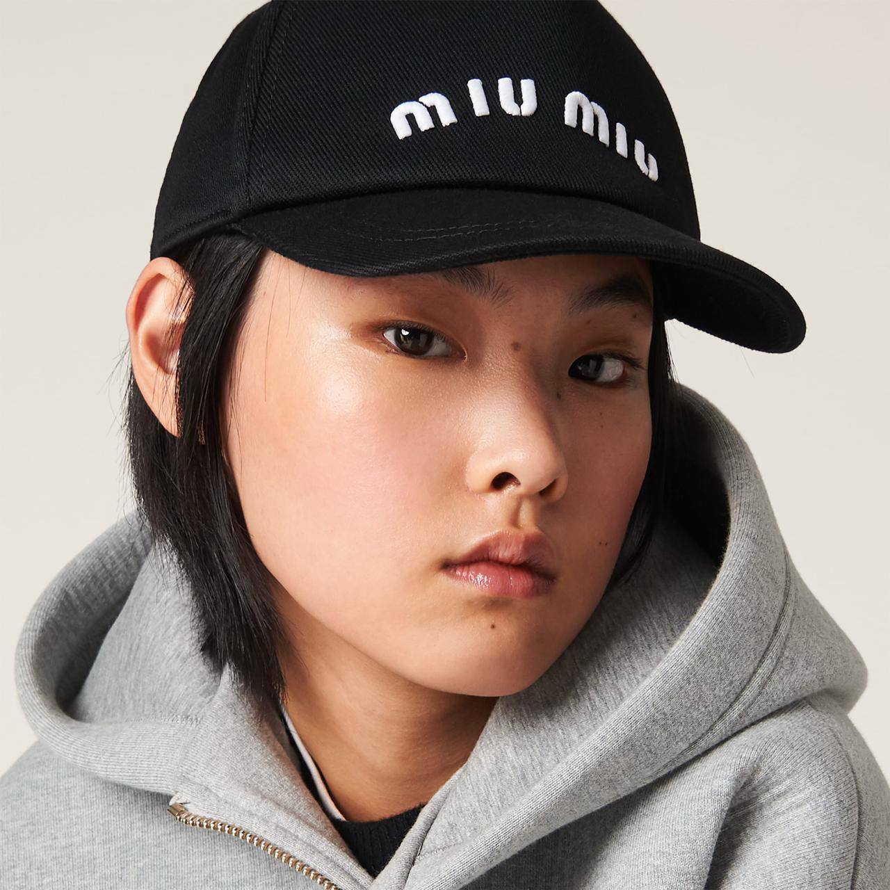 MIU MIU
Unisex Cap
Master Quality 
190 dhs💓

Zain276
♥️♥️♥️