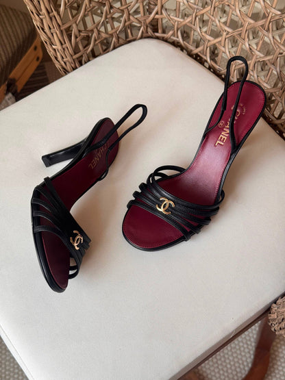 عCHANEL 
✨ New Collection
👠 36–41
💎 Premium Quality
🔥 Super Master
450 dhs✅

Zain198
♥️♥️♥️
