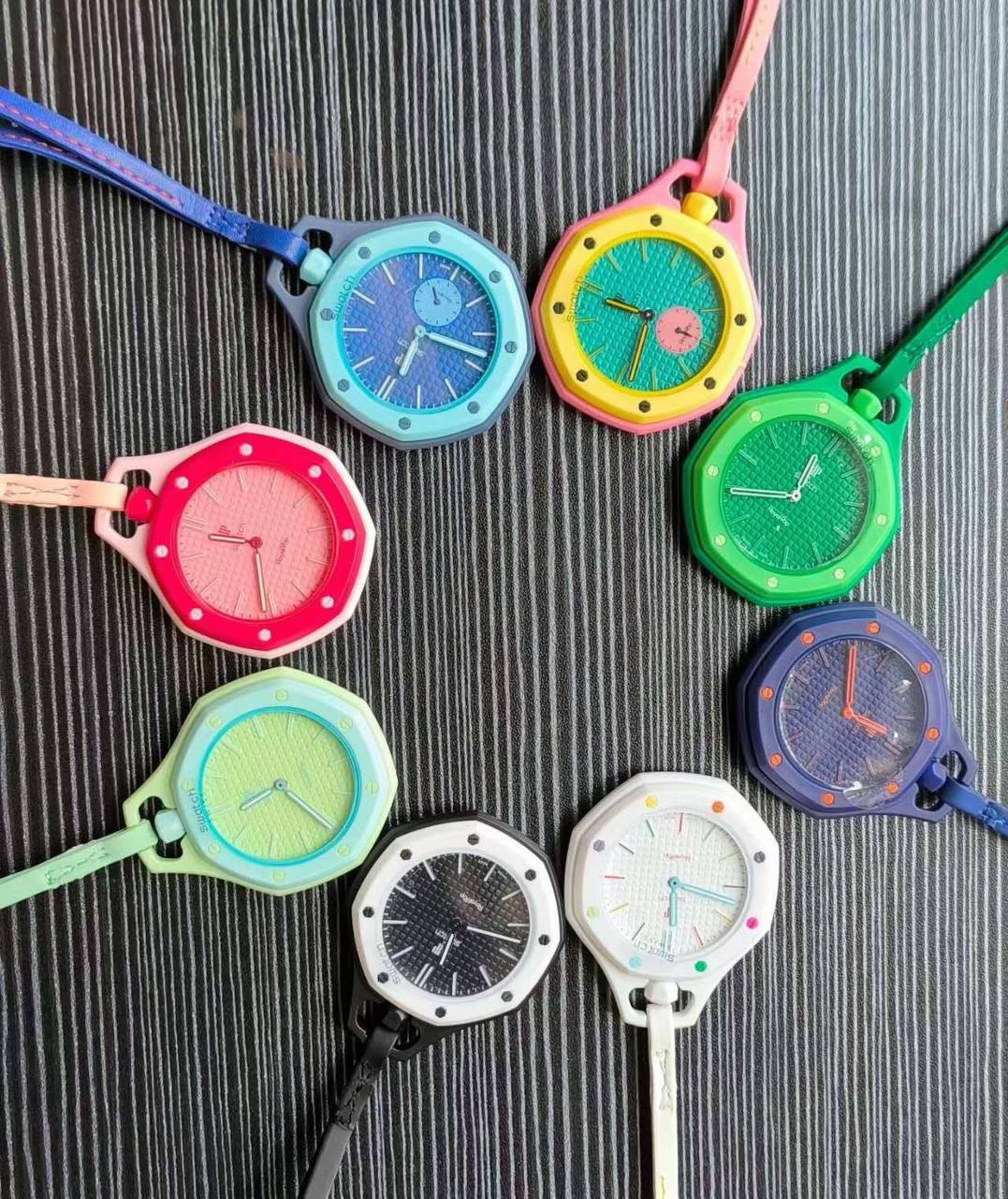 Audemars Piguet x Swatch
Blaue Acht pocket watch
From the Royal Pop Collection
With BOX

75 dhs💓

Zain239
♥️♥️♥️