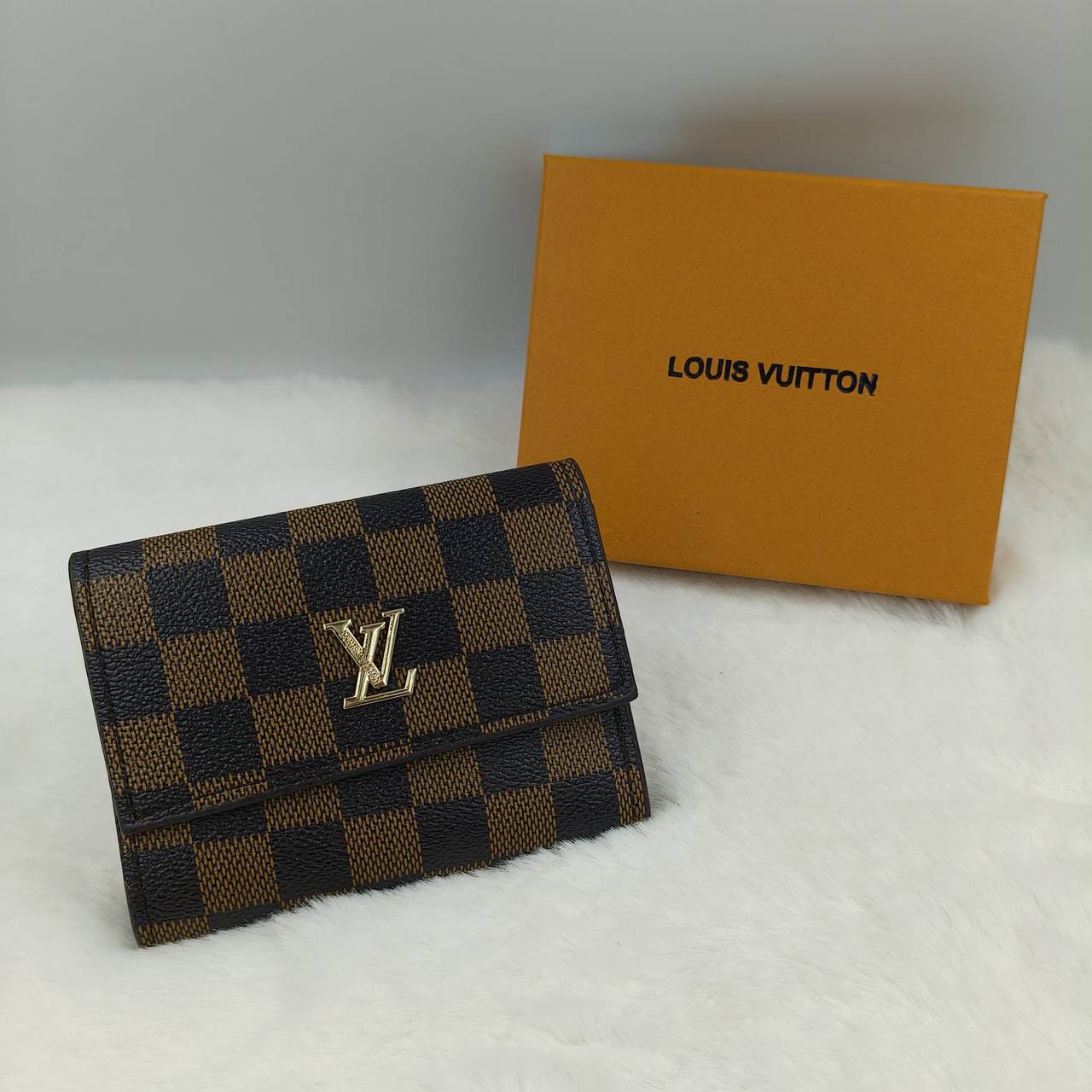 LV wallet
30 dhs🪙💕

Zain40
♥️♥️♥️