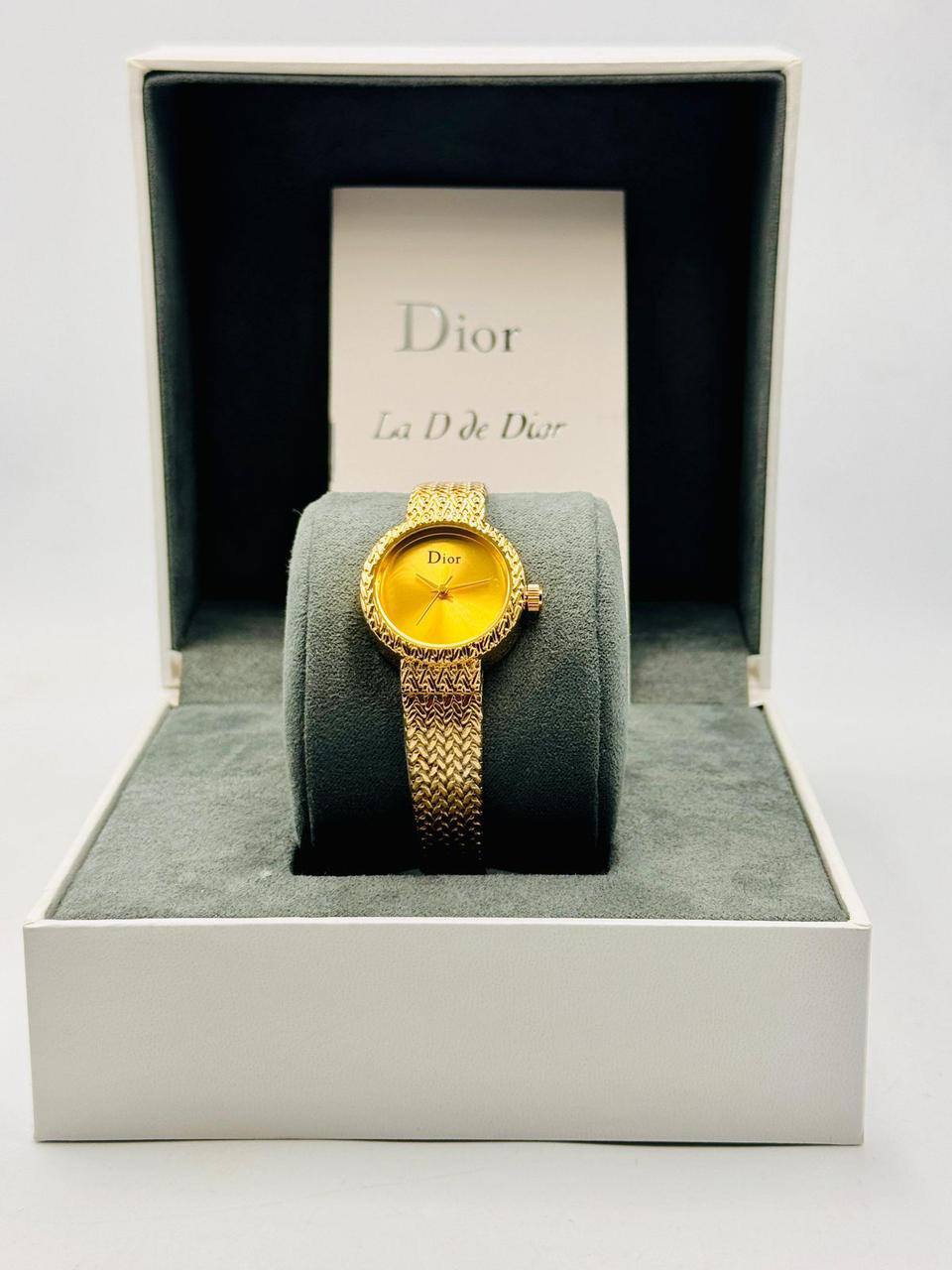 Dior Ladies 
55 dhs🪙💚

Zain08
♥️♥️♥️
