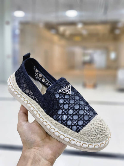 Prada
Size..36…to…40
65 dhs✅

Zain163
♥️♥️♥️
