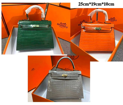 HERMES 
 GOOD QUALITY 
WITH BOX 
120 dhs✅

Zain295
♥️♥️♥️
