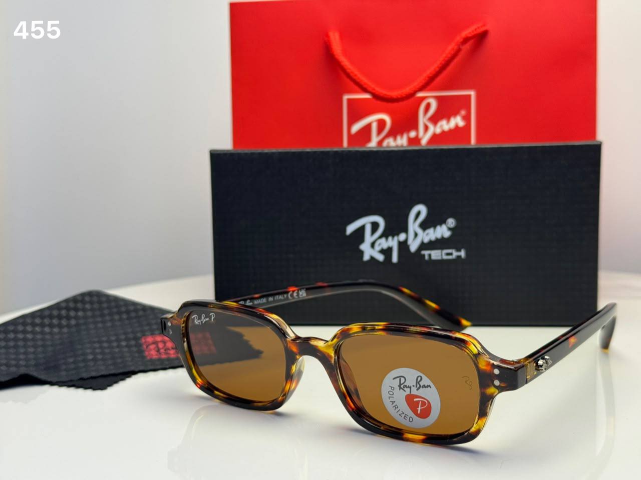 Ray Ban
55 dhs🇦🇪🇦🇪

Zain182
♥️♥️♥️