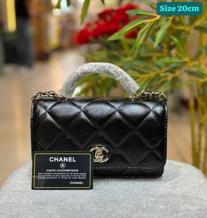 Chanel
Good quality 
with box 
100 dhs✅

Zain290
♥️♥️♥️