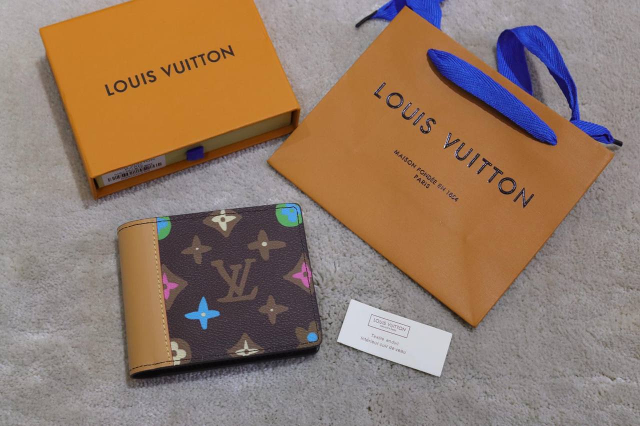LV 
Master Wallet
120 dhs✅

Zain33
♥️♥️♥️