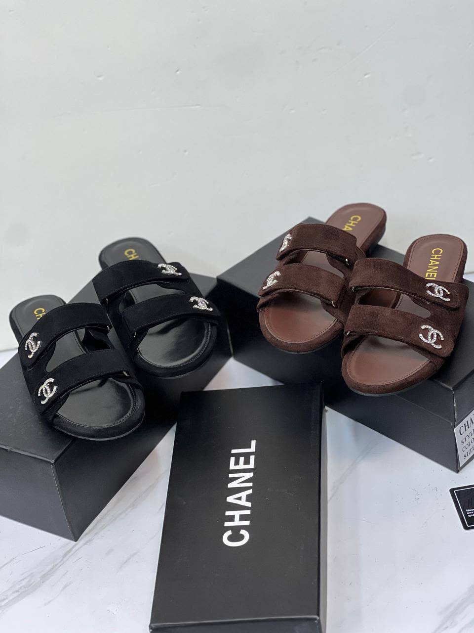 CHANEL 
SIZE 36-41
105 dhs🇦🇪🇦🇪

Zain21
♥️♥️♥️