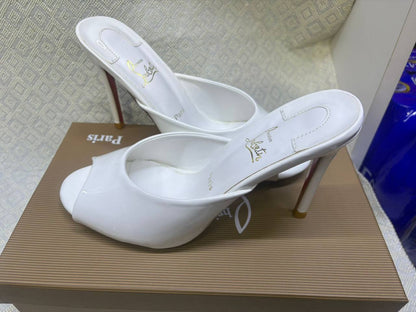 CL 
me dolly heels
Size 36-41
110 dhs❤️

Zain145
♥️♥️♥️