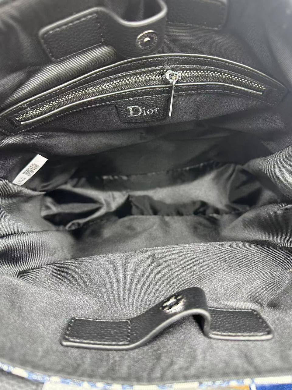 Dior

33*31*12cm
80 dhs🇦🇪🇦🇪

Zain17
♥️♥️♥️