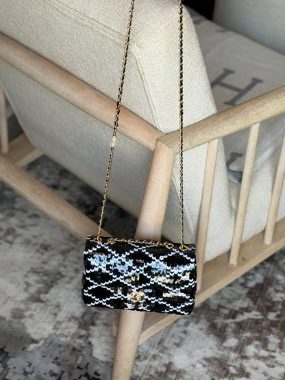 CHANEL  
SUPER MASTER QUALITY
AVAILABLE 

For Price 👇 WhatsApp✅
0568585901 
0507557372
0552275751 Owner Zain 👌

Zain307
♥️♥️♥️
