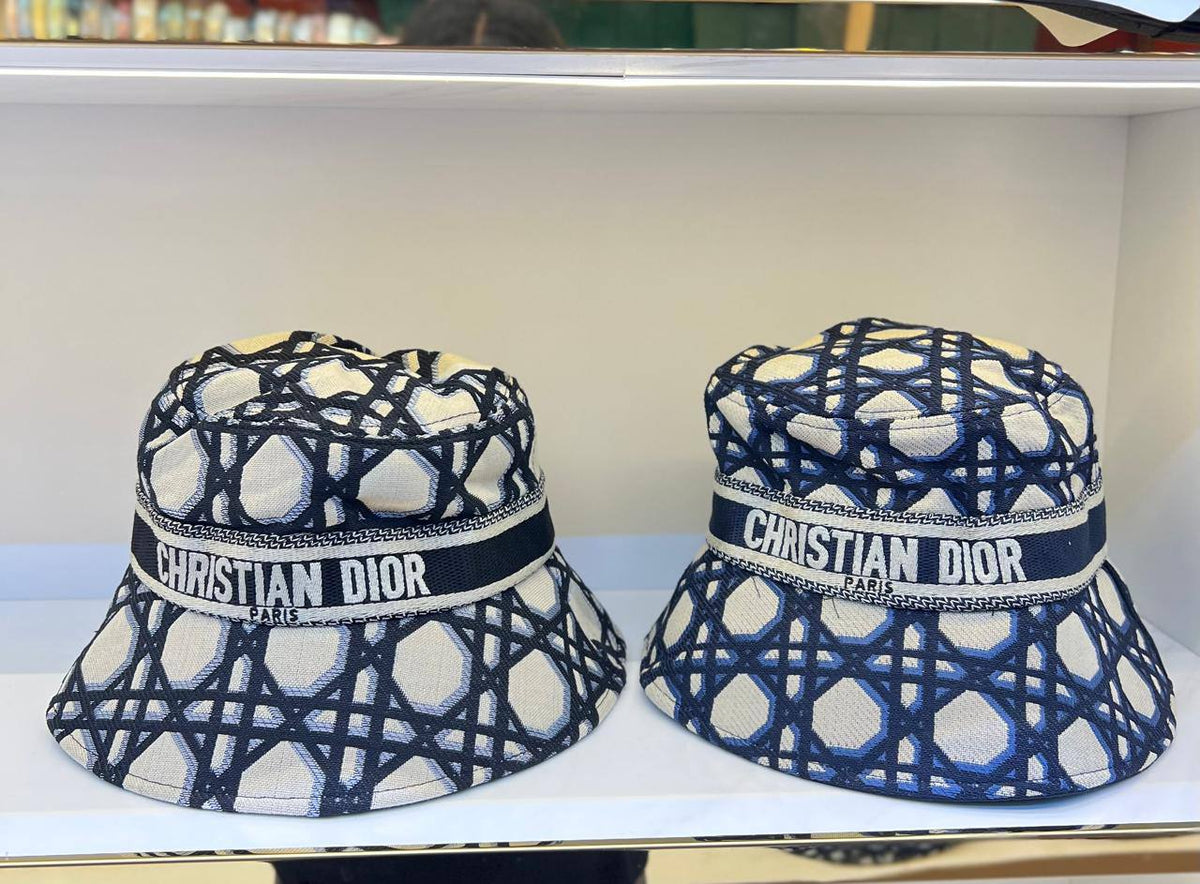 BUCKET HAT 

FREE SIZE 
70 dhs🇦🇪🇦🇪🇦🇪

Zain88
♥️♥️♥️