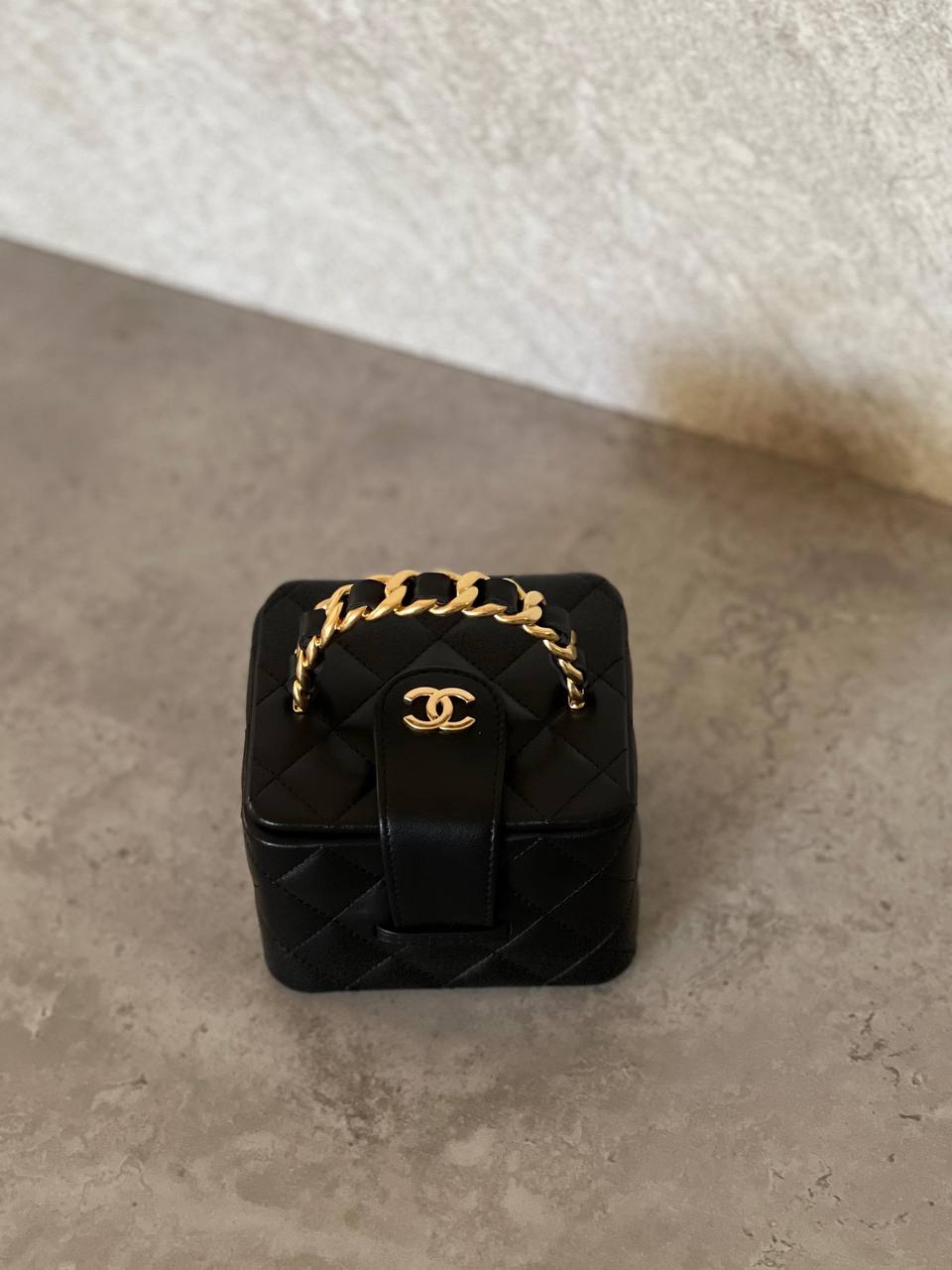 Chanel
𝐕𝐀𝐍𝐈𝐓𝐘 𝐕𝐈𝐍𝐓𝐀𝐆𝐄 𝐓𝐎𝐈𝐋𝐄𝐓𝐑𝐘 𝐁𝐀𝐆 𝐒𝐔𝐏𝐄𝐑 𝐌𝐀𝐒𝐓𝐄𝐑 𝐐𝐔𝐀𝐋𝐈𝐓𝐘🥱🖤
For Price 👇 WhatsApp✅
0568585901 
0507557372
0552275751 Owner Zain 👌

ETAG4
♥️♥️♥️