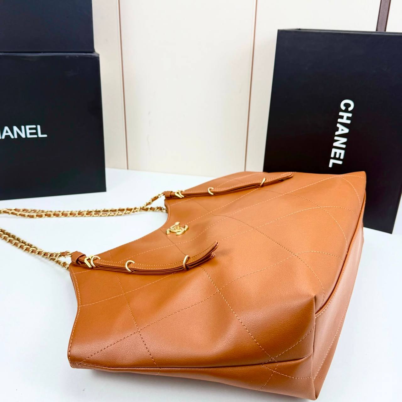 CHANEL 
GOOD QUALITY 
110 dhs🇦🇪🇦🇪

Zain295
♥️♥️♥️