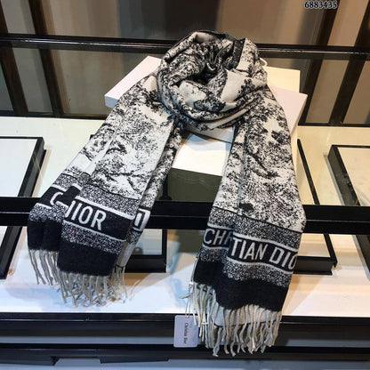 Scarf
180*68 cm
45 dhs🪙🌨️

Zain17
♥️♥️♥️