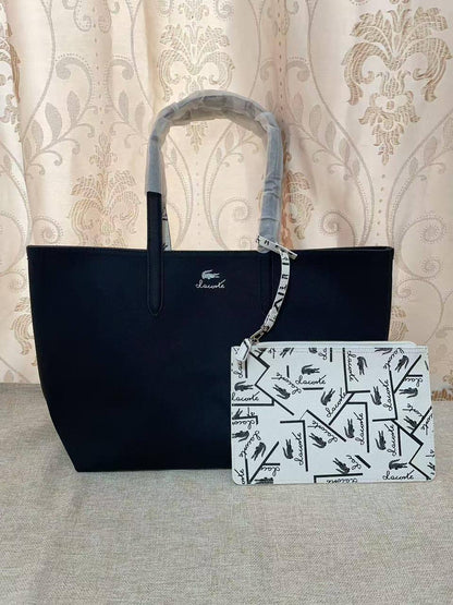🌟 LACOSTE 🐊 New 2 in 1
✌🏻Double-sided usable bag
1⃣️First quality 
Size: 47 * 29 cm
90 dhs❤️

Zain115
♥️♥️♥️