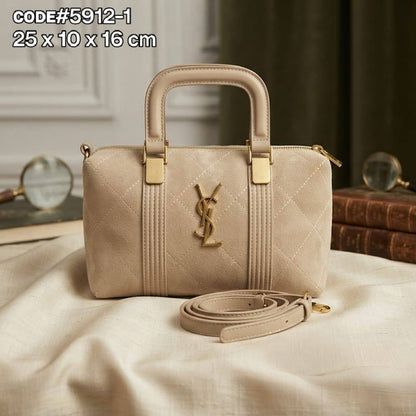 YSL  - Yves Saint Laurant
ᴛᴏᴘ ʜᴀɴᴅʟᴇ sᴘᴇᴇᴅʏ
sᴜᴇᴅᴇ & ʟᴇᴀᴛʜᴇʀ ᴍᴀᴛᴇʀɪᴀʟ
ɢᴏʟᴅ ʜᴀʀᴅᴡᴀʀᴇ
ᴡɪᴛʜ ʟᴏɴɢ ʙᴇʟᴛ sᴛʀᴀᴘ
sɪᴢᴇ: 25 cm

85 dhs🇦🇪🇦🇪

Zain31
♥️♥️♥️