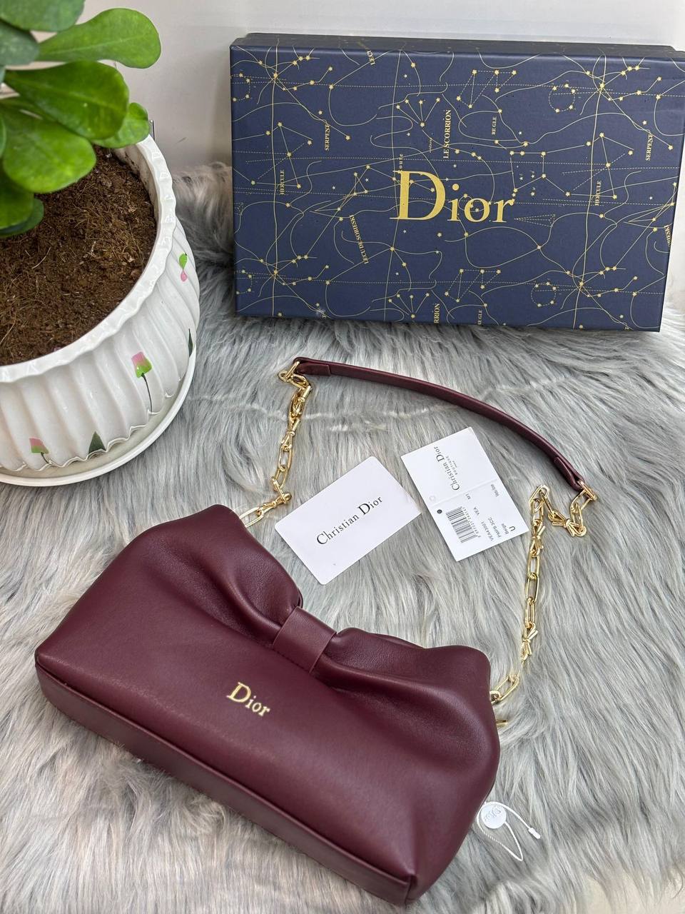 Dior
100 dhs✅

with BOX🌷
🎁🎁🎁

Zain244
♥️♥️♥️