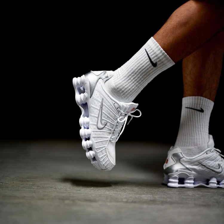Nike shox TL ‘White’🤍
36 to 45 AVAILABLE🤩
230 dhs🇦🇪🇦🇪

Zain242
♥️♥️♥️