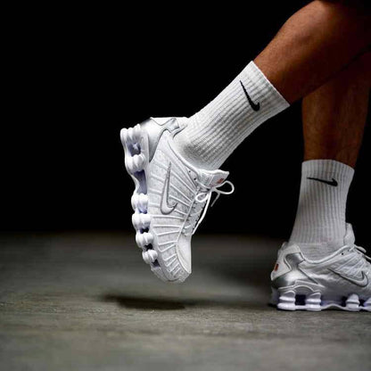 Nike shox TL ‘White’🤍
36 to 45 AVAILABLE🤩
230 dhs🇦🇪🇦🇪

Zain242
♥️♥️♥️