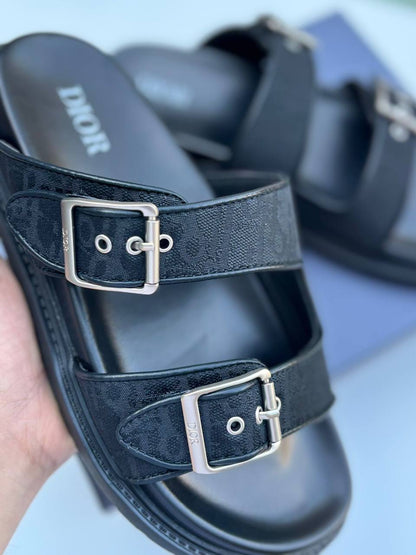 Dior men 
120 dhs💓
Size 40-45

Zain30
♥️♥️♥️