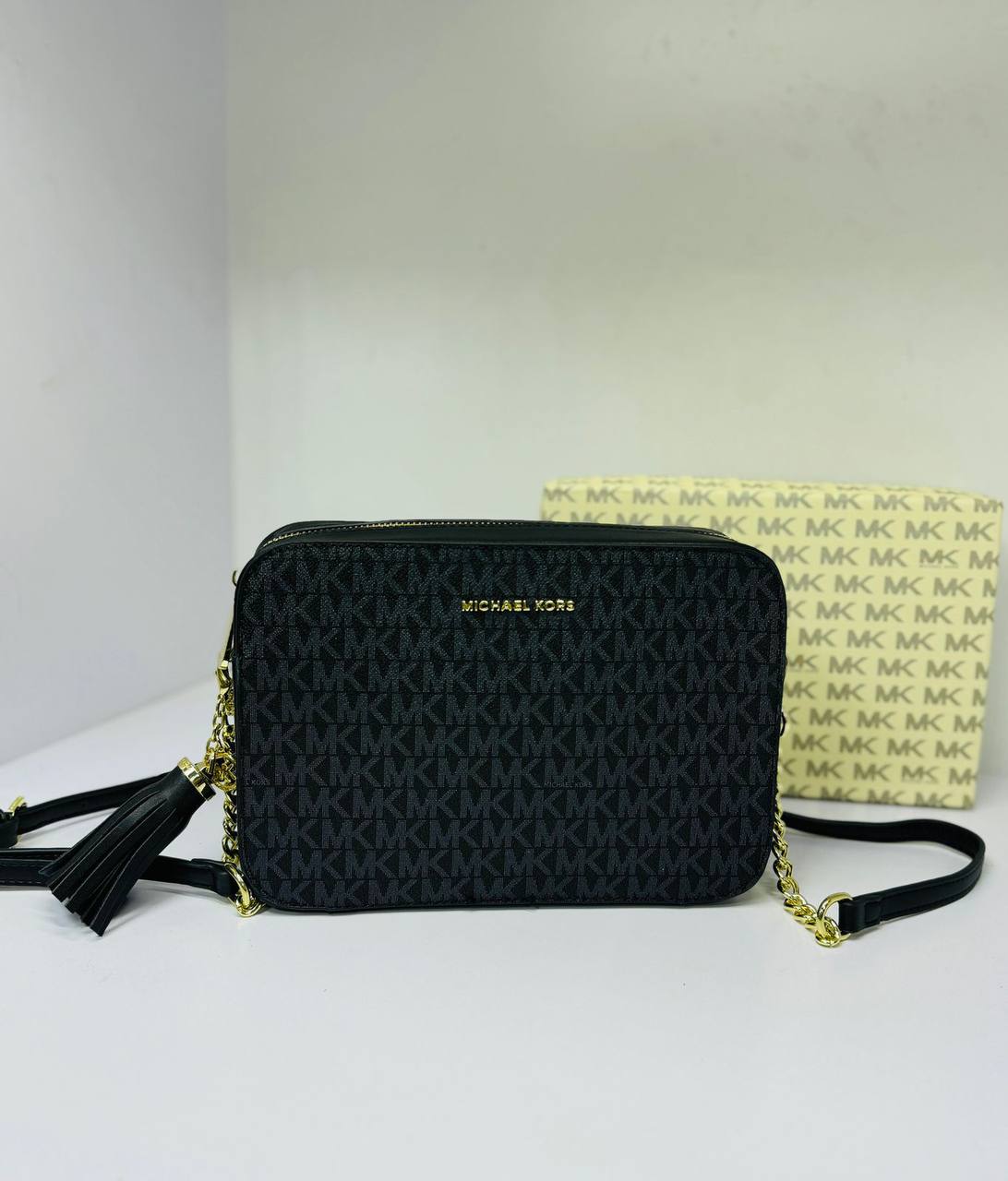 MK
High quality
With box 
🎁🎁🎁

85 dhs🪙🌨️

Zain136
♥️♥️♥️