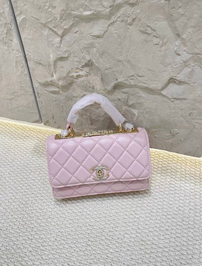 Chanel
110 dhs🇦🇪🇦🇪

High-quality 
with box

Zain35
♥️♥️♥️