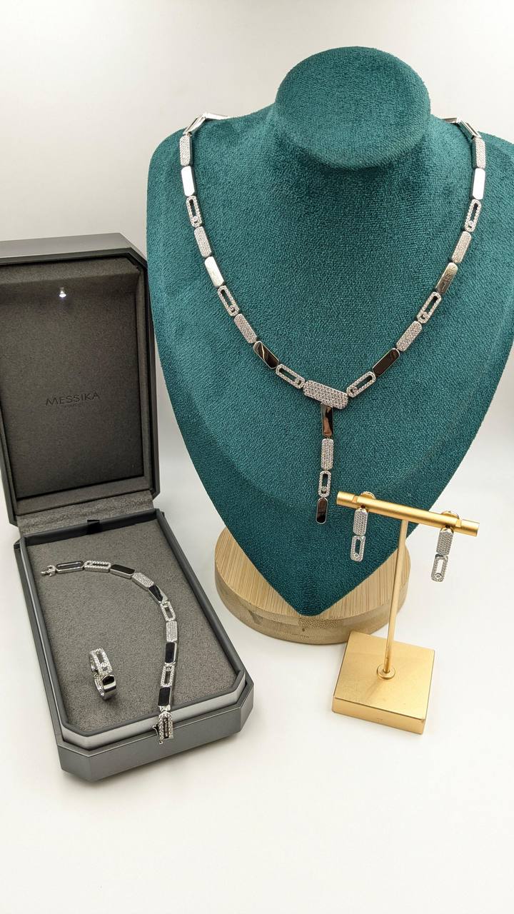 Messika Set
350 dhs🪙🌨️ 

with good box paper bag
🎁🎁🎁

Zain210
♥️♥️♥️