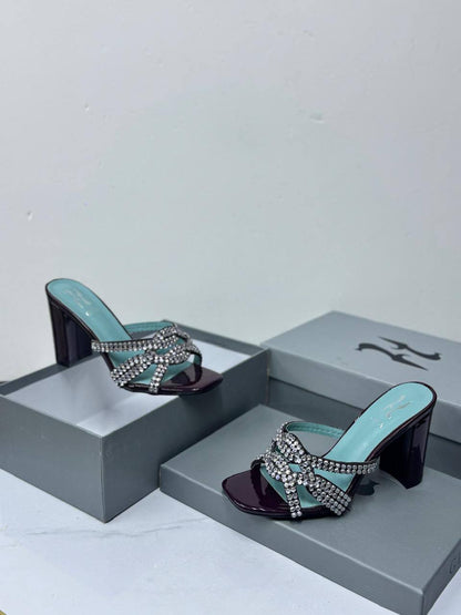 GINA 
size 36 to 41
115 dhs💓

Zain21
♥️♥️♥️