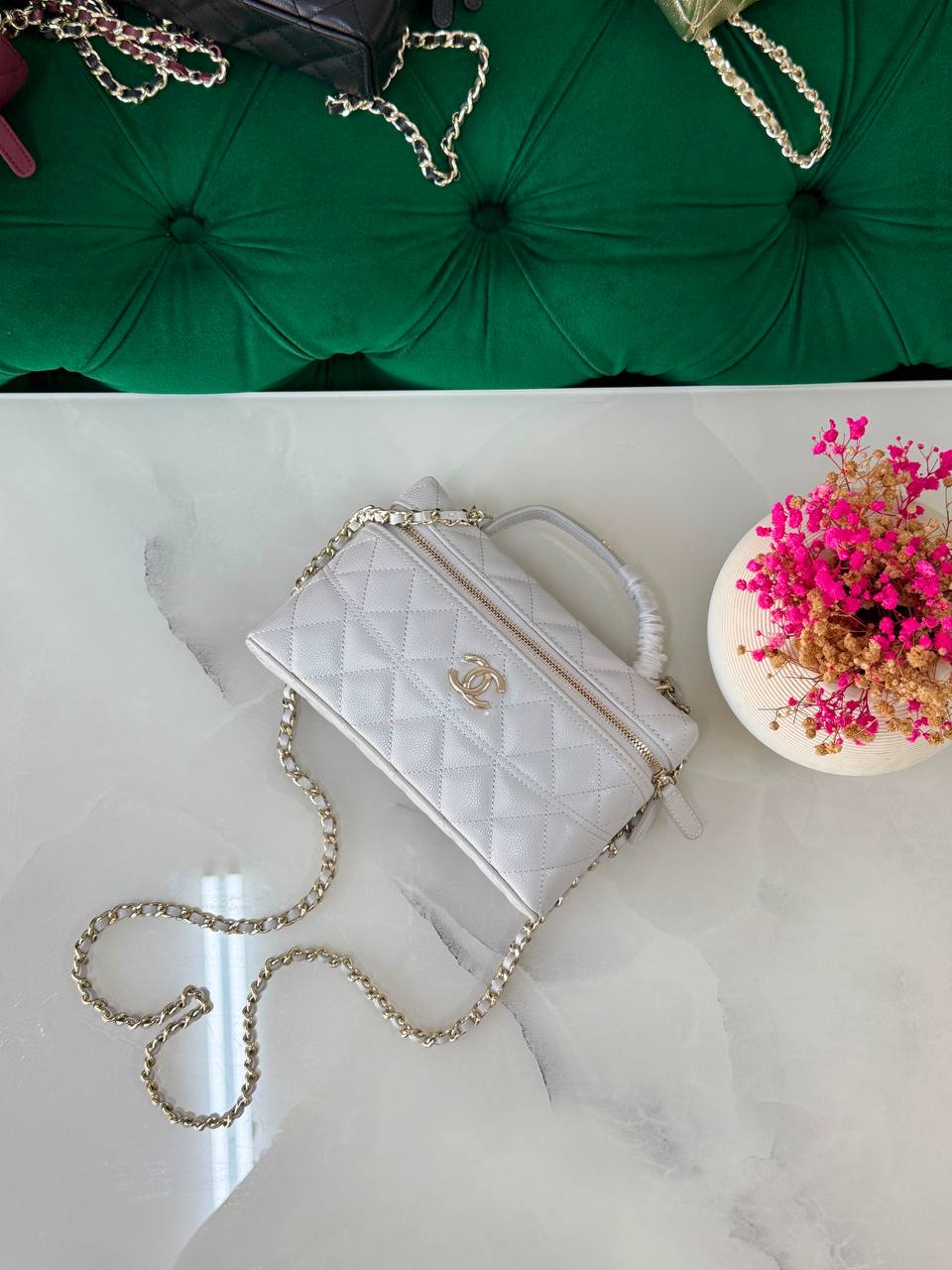 Chanel  ✨💥
Available original box 📦 
With full packing 🎀🎀
Super high quality 💥💥
For Price 👇 WhatsApp✅
0568585901 
0507557372
0552275751 Owner Zain 👌

Zain283
♥️♥️♥️