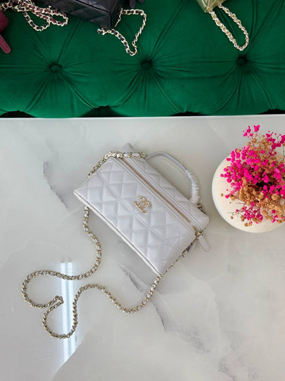 Chanel  ✨💥
Available original box 📦 
With full packing 🎀🎀
Super high quality 💥💥
For Price 👇 WhatsApp✅
0568585901 
0507557372
0552275751 Owner Zain 👌

Zain283
♥️♥️♥️