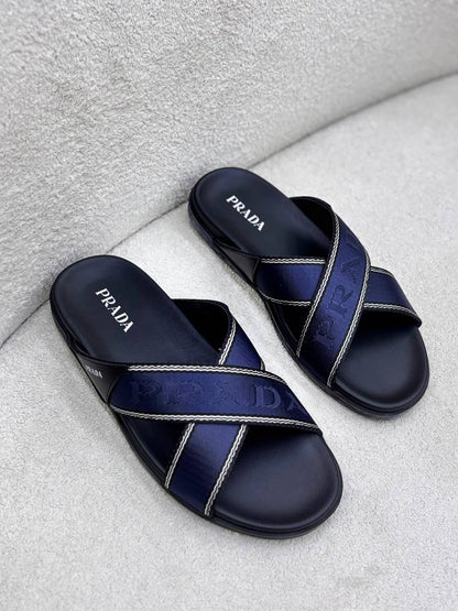 Prada
110 dhs🇦🇪🇦🇪
Size 40-45

Zain55
♥️♥️♥️