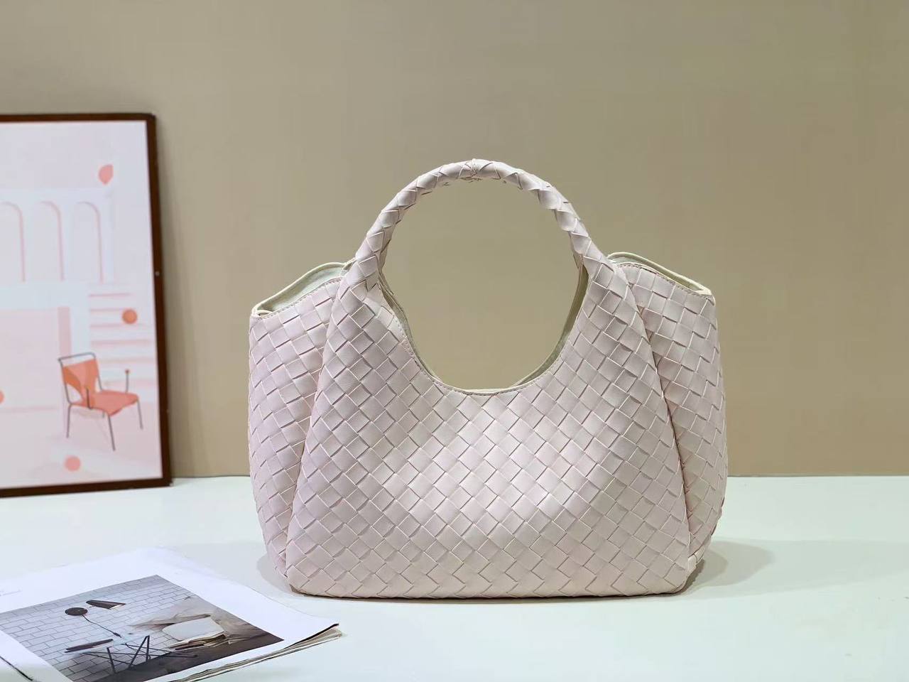 Bottega
120 dhs💓

Zain143
♥️♥️♥️