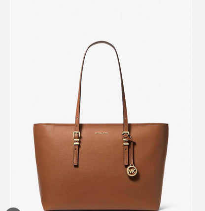 MK
90 dhs❣️
size 41cm

Zain26
♥️♥️♥️