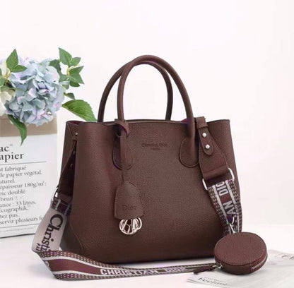DIOR 
GOOD QUALITY 
120 dhs✅

Zain295
♥️♥️♥️