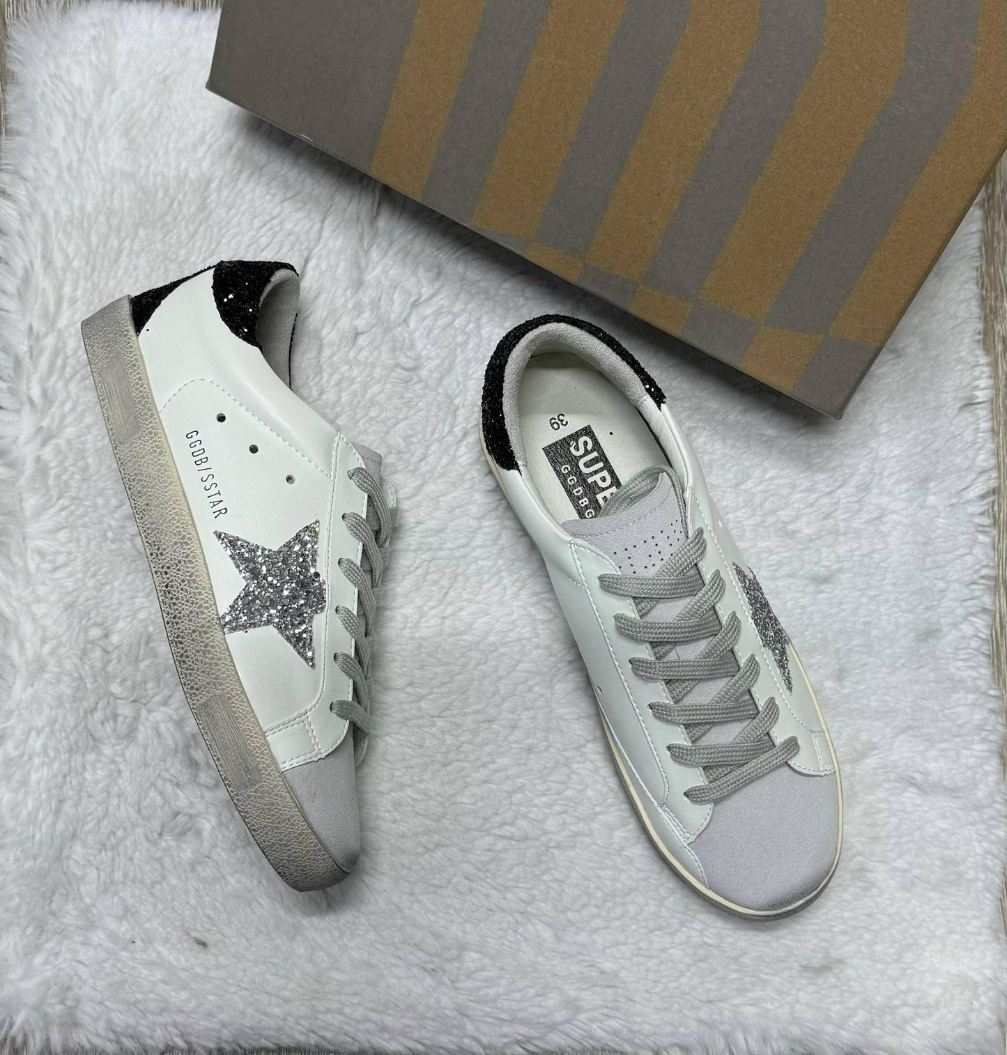 GGDB Star
Size 36-41⚡️
150 dhs❣️
Good quality 😍

Zain183
♥️♥️♥️