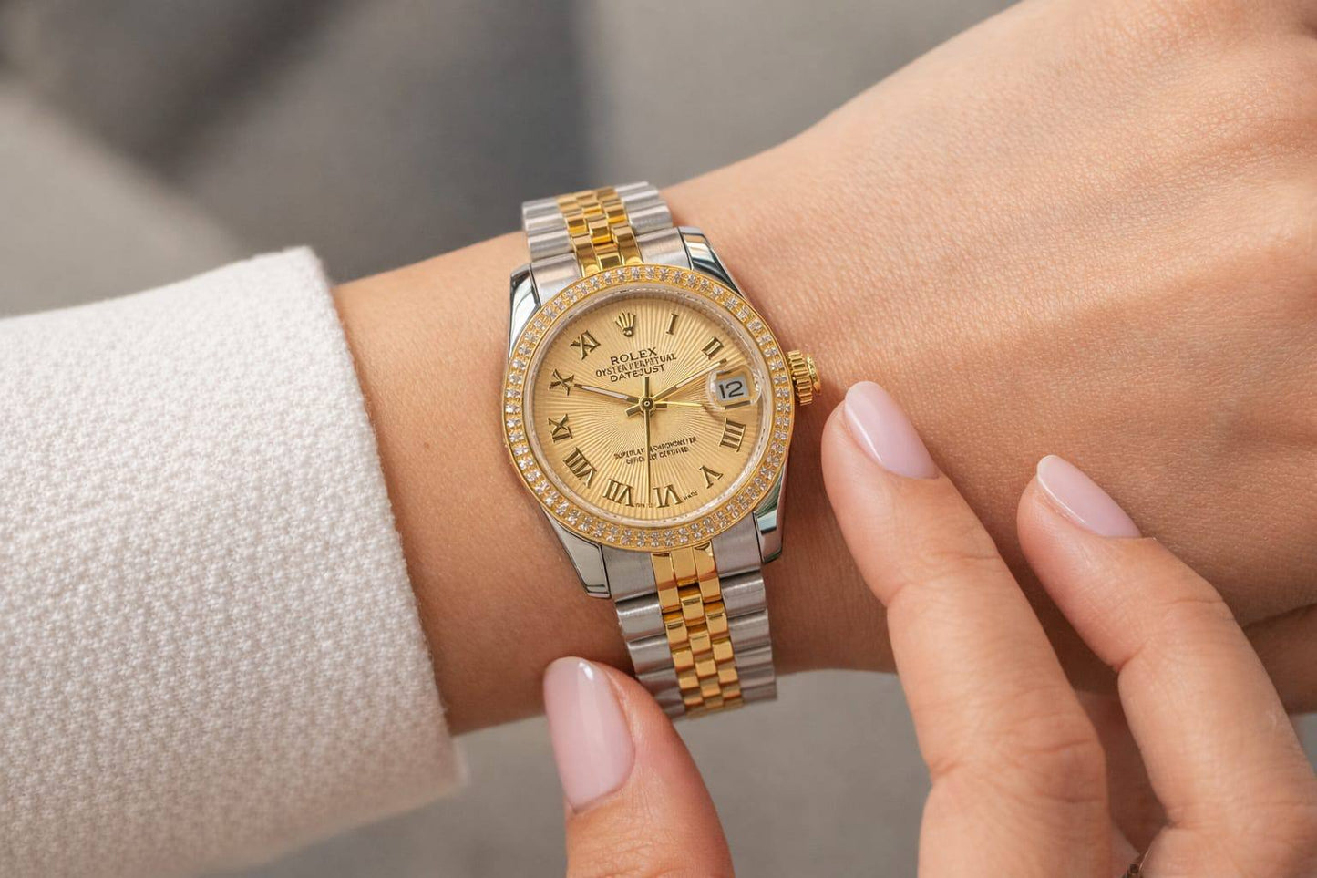 Rolex watch for ladies good quality 
230 dhs❣️
 (size 31mm)

Zain59
♥️♥️♥️