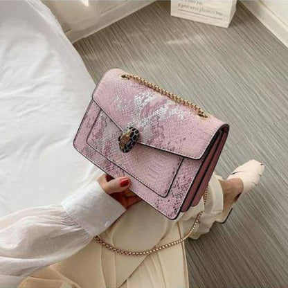 Bvlgari design

Good quality

Size : 22 * 15 * 8 cm

80 dhs🪙

Zain115
♥️♥️♥️